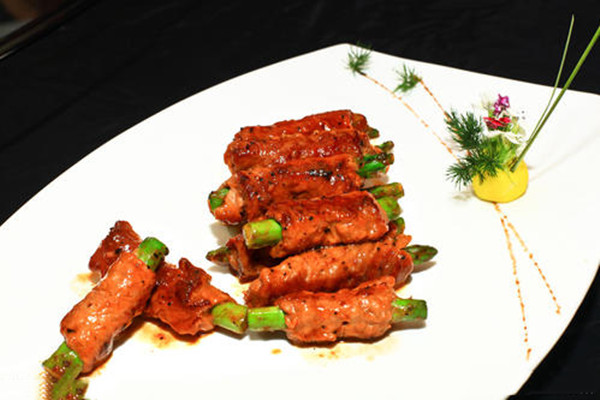 風(fēng)味牛柳卷怎么做好吃 風(fēng)味牛柳卷的做法 風(fēng)味牛柳卷怎么做好吃 風(fēng)味牛柳卷的做法