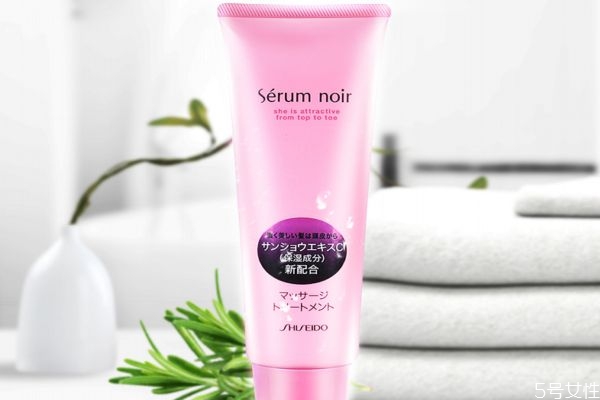 經(jīng)常用護(hù)發(fā)素有副作用嗎 經(jīng)常用護(hù)發(fā)素對(duì)頭發(fā)好嗎 經(jīng)常用護(hù)發(fā)素有副作用嗎 經(jīng)常用護(hù)發(fā)素對(duì)頭發(fā)好嗎