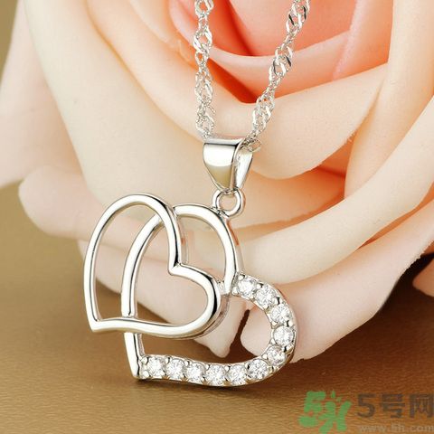 佩戴銀飾有什么好處？多帶銀飾品可以年輕10歲？