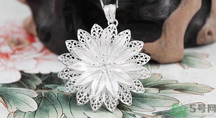 佩戴銀飾有什么好處？多帶銀飾品可以年輕10歲？