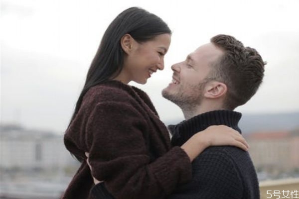 怎樣對付變心的丈夫 男人變心后會這樣和你相處 怎樣對付變心的丈夫 男人變心后會這樣和你相處