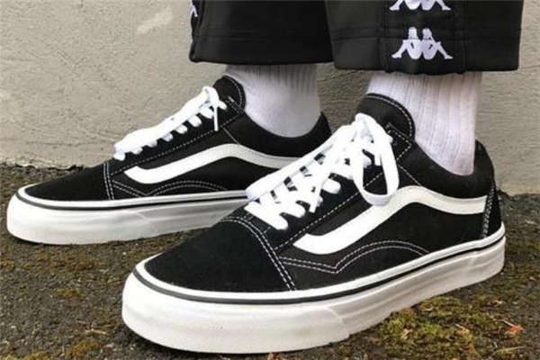 vans普通款和og區(qū)別 vans原裝鞋帶多長 vans普通款和og區(qū)別 vans原裝鞋帶多長