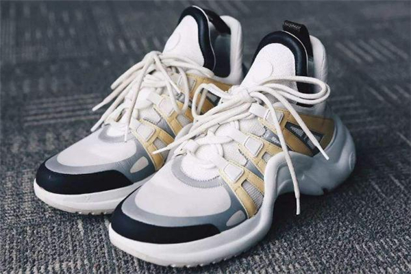 小個(gè)子穿老爹鞋好看嗎 老爹鞋適合什么人穿 小個(gè)子穿老爹鞋好看嗎 老爹鞋適合什么人穿