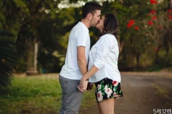 性冷淡的婚姻能維持嗎 性冷淡的人婚姻幸福嗎 性冷淡的婚姻能維持嗎 性冷淡的人婚姻幸福嗎