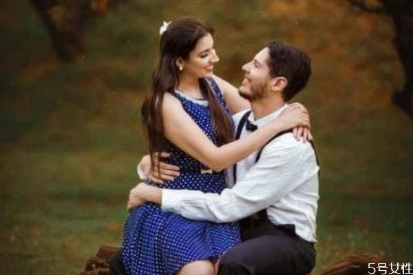 老公出軌有哪些表現(xiàn) 這些表現(xiàn)說明他出軌了 老公出軌有哪些表現(xiàn) 這些表現(xiàn)說明他出軌了