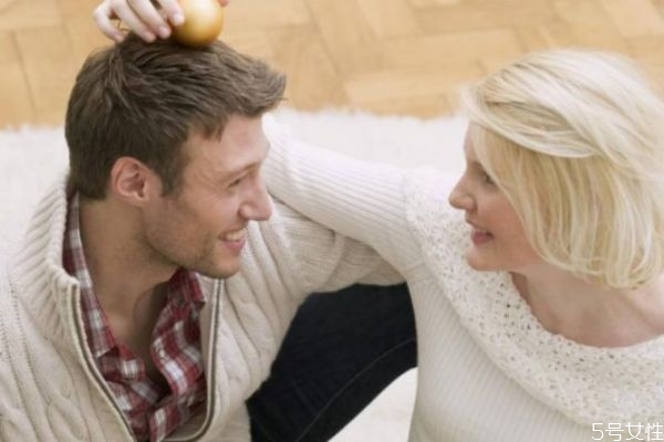 老公總說沒感覺怎么辦 夫妻之間沒感情了有什么表現(xiàn) 老公總說沒感覺怎么辦 夫妻之間沒感情了有什么表現(xiàn)