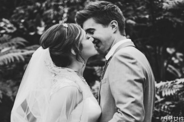 老公對我越來越冷淡怎么辦 老公冷淡如何處理 老公對我越來越冷淡怎么辦 老公冷淡如何處理