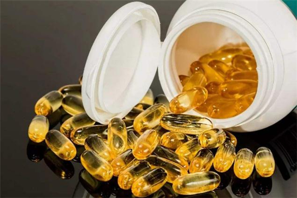 魚肝油可以護膚嗎 油皮痘痘肌可以用魚肝油擦臉嗎 魚肝油可以護膚嗎 油皮痘痘肌可以用魚肝油擦臉嗎