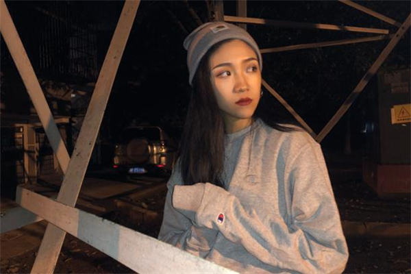 champion下擺標要剪嗎 champion分男女款嗎 champion下擺標要剪嗎 champion分男女款嗎