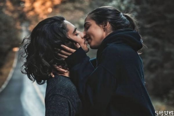 老公給老婆最溫暖的話 能讓老婆感動(dòng)流淚的話 老公給老婆最溫暖的話 能讓老婆感動(dòng)流淚的話