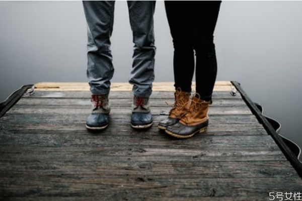 和老公感情越來越淡 男人感情變淡的5個(gè)表現(xiàn) 和老公感情越來越淡 男人感情變淡的5個(gè)表現(xiàn)