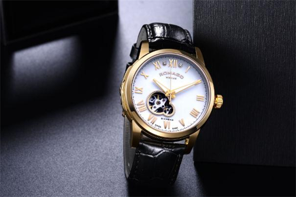 手表表帶兩邊節(jié)數(shù)要對(duì)稱嗎 怎么調(diào)節(jié)手表表帶鋼帶長度