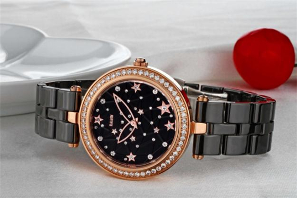 手表表帶兩邊節(jié)數(shù)要對(duì)稱嗎 怎么調(diào)節(jié)手表表帶鋼帶長度