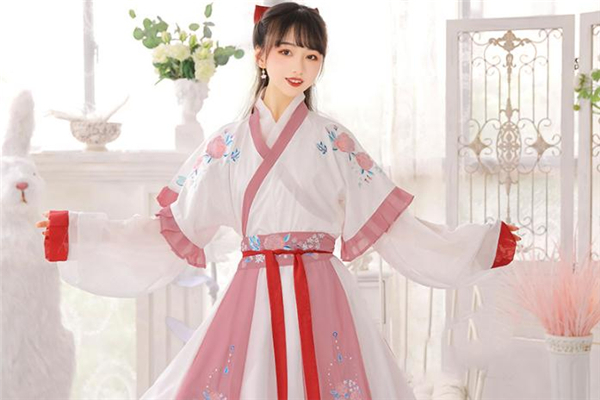 漢服裙擺有多少種長度 漢服六米擺什么意思 漢服裙擺有多少種長度 漢服六米擺什么意思