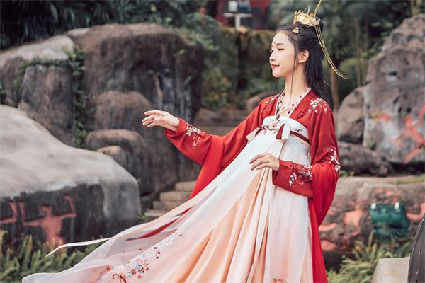 錦鯉漢服怎么穿 錦鯉漢服正版是哪家的 錦鯉漢服怎么穿 錦鯉漢服正版是哪家的