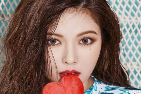 打瘦臉針和打v臉一樣嗎 打小臉針和瘦臉針有什么區(qū)別 打瘦臉針和打v臉一樣嗎 打小臉針和瘦臉針有什么區(qū)別