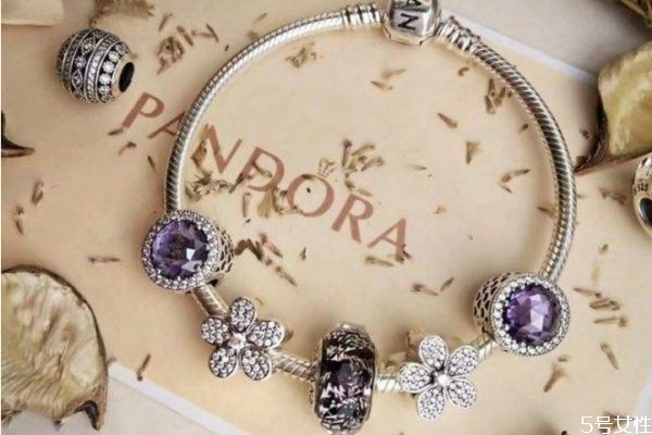 潘多拉藍(lán)色手鏈有多少款 潘多拉手鏈每顆有什么寓意 潘多拉藍(lán)色手鏈有多少款 潘多拉手鏈每顆有什么寓意