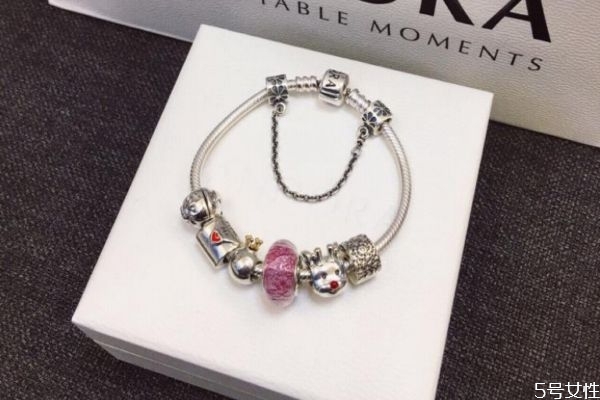 潘多拉藍(lán)色手鏈有多少款 潘多拉手鏈每顆有什么寓意 潘多拉藍(lán)色手鏈有多少款 潘多拉手鏈每顆有什么寓意