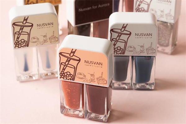 水性指甲油怎么卸 水性指甲油和油性指甲油的區(qū)別 水性指甲油怎么卸 水性指甲油和油性指甲油的區(qū)別