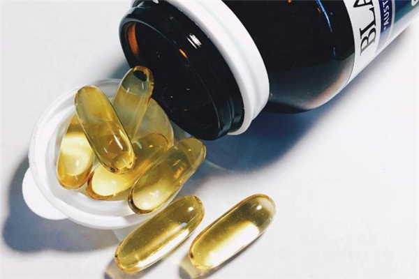 魚(yú)肝油可以護(hù)膚嗎 油皮痘痘肌可以用魚(yú)肝油擦臉嗎