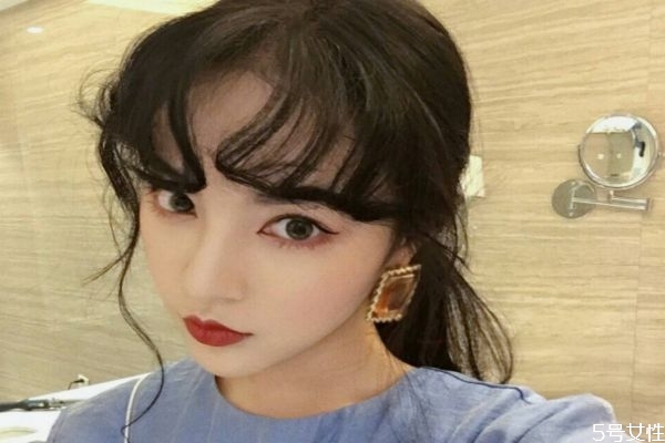 不發(fā)朋友圈的女生性格 沒見過世面的女生特點(diǎn) 不發(fā)朋友圈的女生性格 沒見過世面的女生特點(diǎn)