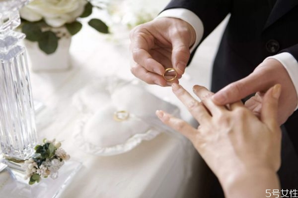 男人什么情況下想結婚 男人很想娶你的表現(xiàn) 男人什么情況下想結婚 男人很想娶你的表現(xiàn)