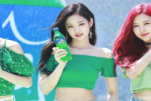 中性皮膚與干性皮膚的區(qū)別 ?中性皮膚和混合皮膚的區(qū)別 中性皮膚與干性皮膚的區(qū)別 ?中性皮膚和混合皮膚的區(qū)別