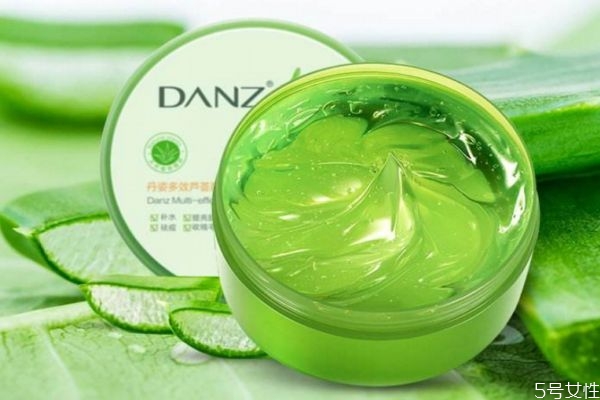 蘆薈膠可以當水乳用嗎 蘆薈膠和水乳的順序