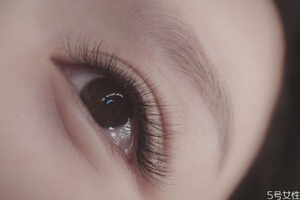 嫁接睫毛是越濃密越好嗎 嫁接美睫會痛嗎 嫁接睫毛是越濃密越好嗎 嫁接美睫會痛嗎