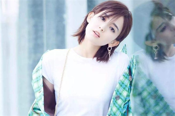 無針?biāo)鈺?huì)留疤嗎 無針?biāo)馓蹎?>
         				<strong>無針?biāo)鈺?huì)留疤嗎 無針?biāo)馓蹎?/strong>
         			</a>
         				<p>無針?biāo)馐呛芏嗯远际指信d趣的一種美容項(xiàng)目，它對(duì)于皮膚的改善作用會(huì)很明顯，做一次就能感受到明顯的效果了，那么做無針?biāo)鈺?huì)不會(huì)留疤呢？</p>
         		</li> 
                                               <li>
         			<a href=