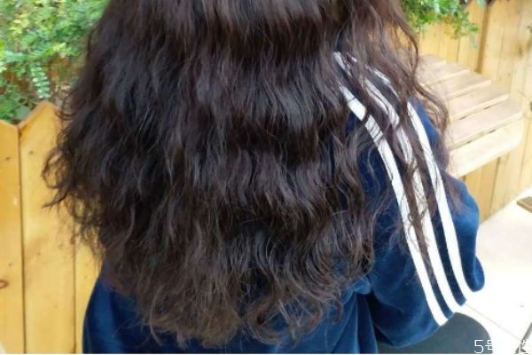 膏狀冷燙藥水適合冷燙還是熱燙 膏狀和水狀燙發(fā)水區(qū)別 膏狀冷燙藥水適合冷燙還是熱燙 膏狀和水狀燙發(fā)水區(qū)別