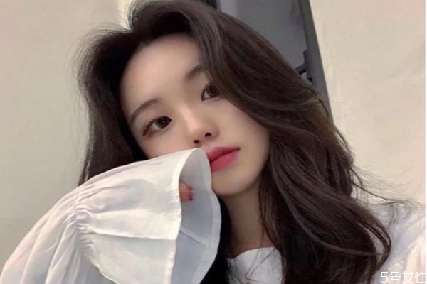 云朵燙的步驟 網(wǎng)紅最愛的燙發(fā)發(fā)型 云朵燙的步驟 網(wǎng)紅最愛的燙發(fā)發(fā)型