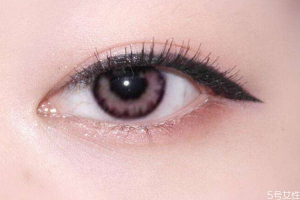 黑色眼線(xiàn)筆適合什么人 眼線(xiàn)筆和眉筆的區(qū)別 黑色眼線(xiàn)筆適合什么人 眼線(xiàn)筆和眉筆的區(qū)別