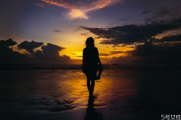 離婚后的女人最在乎什么 離婚的女人最擔(dān)心什么 離婚后的女人最在乎什么 離婚的女人最擔(dān)心什么