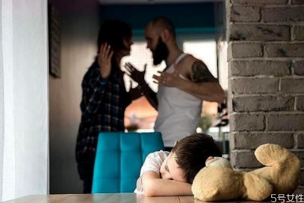 男人決心離婚是因?yàn)槭裁?什么是男人離婚的決心 男人決心離婚是因?yàn)槭裁?什么是男人離婚的決心