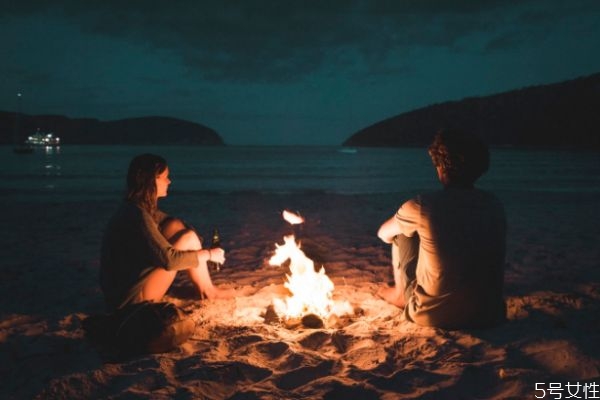 分居兩地怎么查老公出軌 兩地分居男人外遇表現(xiàn) 分居兩地怎么查老公出軌 兩地分居男人外遇表現(xiàn)