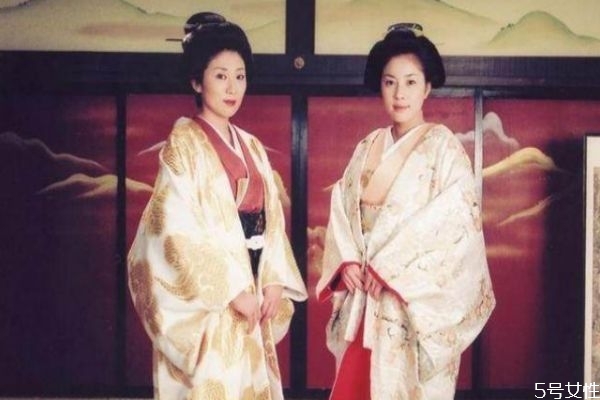 和服怎么穿 和服和漢服的區(qū)別 和服怎么穿 和服和漢服的區(qū)別