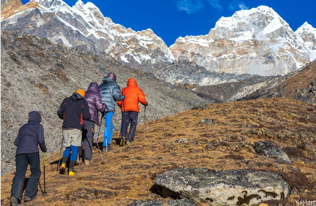 爬山后泡腳會恢復地更快嗎 爬山后多久泡腳最好 爬山后泡腳會恢復地更快嗎 爬山后多久泡腳最好