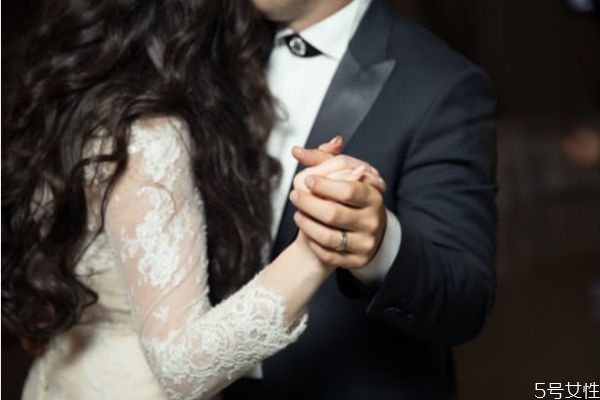 老婆提出離婚怎么挽回 自己錯(cuò)了怎么挽回老婆 老婆提出離婚怎么挽回 自己錯(cuò)了怎么挽回老婆