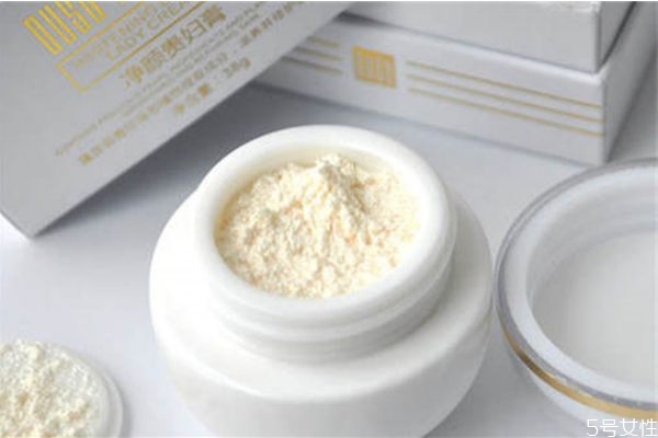 珍珠膏和凍干粉能放在一起使用嗎 珍珠膏和珍珠霜區(qū)別 珍珠膏和凍干粉能放在一起使用嗎 珍珠膏和珍珠霜區(qū)別