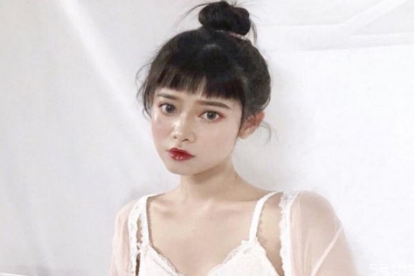 什么是狗啃式劉海 狗啃式劉海適合什么臉型 什么是狗啃式劉海 狗啃式劉海適合什么臉型