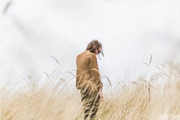 怎么讓冷戰(zhàn)的老公理你 老公想離婚會(huì)有什么表現(xiàn) 怎么讓冷戰(zhàn)的老公理你 老公想離婚會(huì)有什么表現(xiàn)