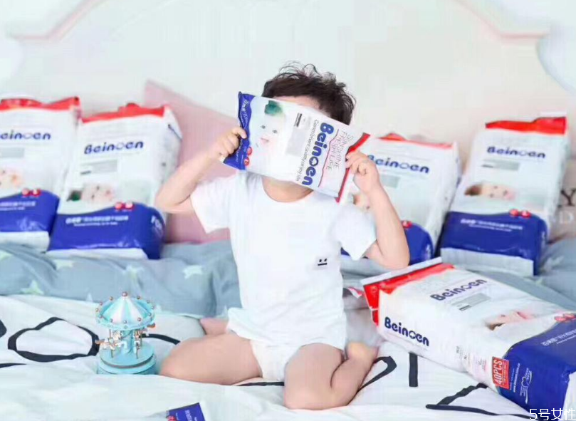 寶寶多大穿內褲比較合適 寶寶穿內褲有什么好處 寶寶多大穿內褲比較合適 寶寶穿內褲有什么好處