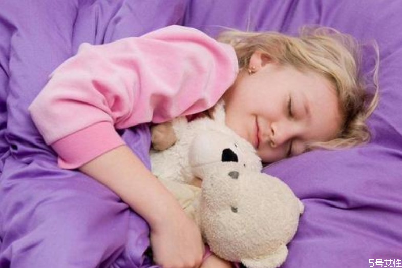 寶寶多大穿內褲比較合適 寶寶穿內褲有什么好處 寶寶多大穿內褲比較合適 寶寶穿內褲有什么好處