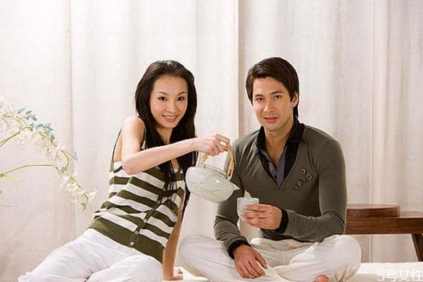 怎么讓老公越來(lái)越愛(ài)你 讓老公更愛(ài)你的方法 怎么讓老公越來(lái)越愛(ài)你 讓老公更愛(ài)你的方法