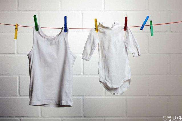 衣服發(fā)霉穿了會得病嗎 衣服受潮多久會發(fā)霉 衣服發(fā)霉穿了會得病嗎 衣服受潮多久會發(fā)霉