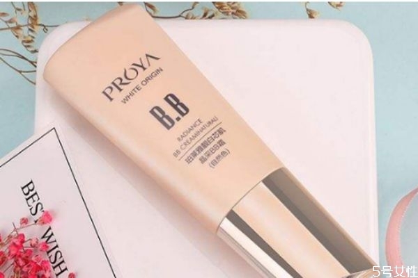 珀萊雅bb霜怎么用 珀萊雅bb霜適合什么膚質(zhì) 珀萊雅bb霜怎么用 珀萊雅bb霜適合什么膚質(zhì)