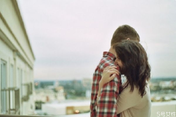 真心和假意的男人區(qū)別 考驗男人真心最好的方法 真心和假意的男人區(qū)別 考驗男人真心最好的方法