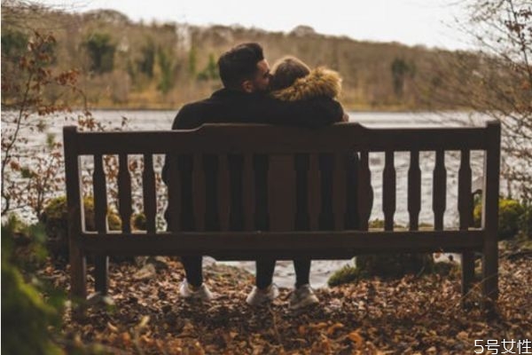 考驗(yàn)?zāi)信笥训谋貑枂栴} 測(cè)試在對(duì)方心里的位置 考驗(yàn)?zāi)信笥训谋貑枂栴} 測(cè)試在對(duì)方心里的位置