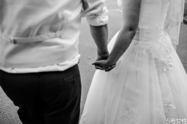 怎樣挽回要離婚的老公 老公要跟我離婚怎么辦 怎樣挽回要離婚的老公 老公要跟我離婚怎么辦